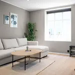 L Nygard アパートホテル